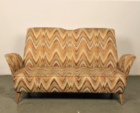 Mid-century italian sofa by Nino Zoncada